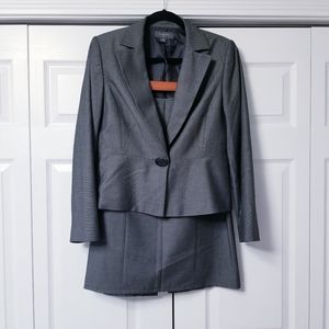 Liz Claiborne 2-Piece Blazer Skirt Suit